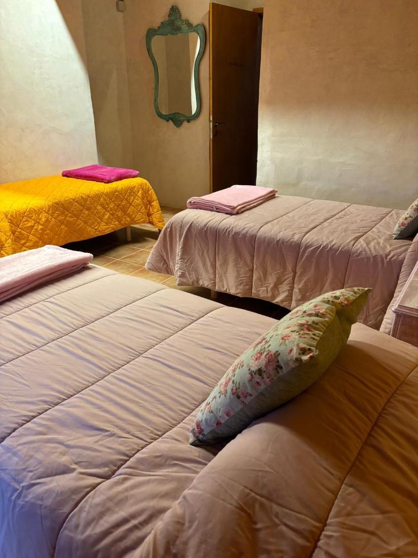 Habitació Aigüesjuntes de la casa rural Angrill (foto 1 de 6)