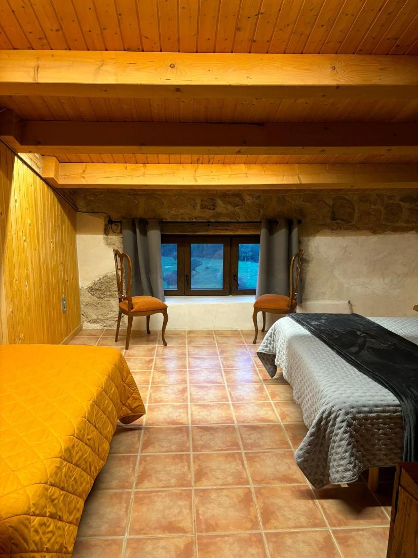 Habitació Ribera Salada de la casa rural Angrill (foto 2 de 5)