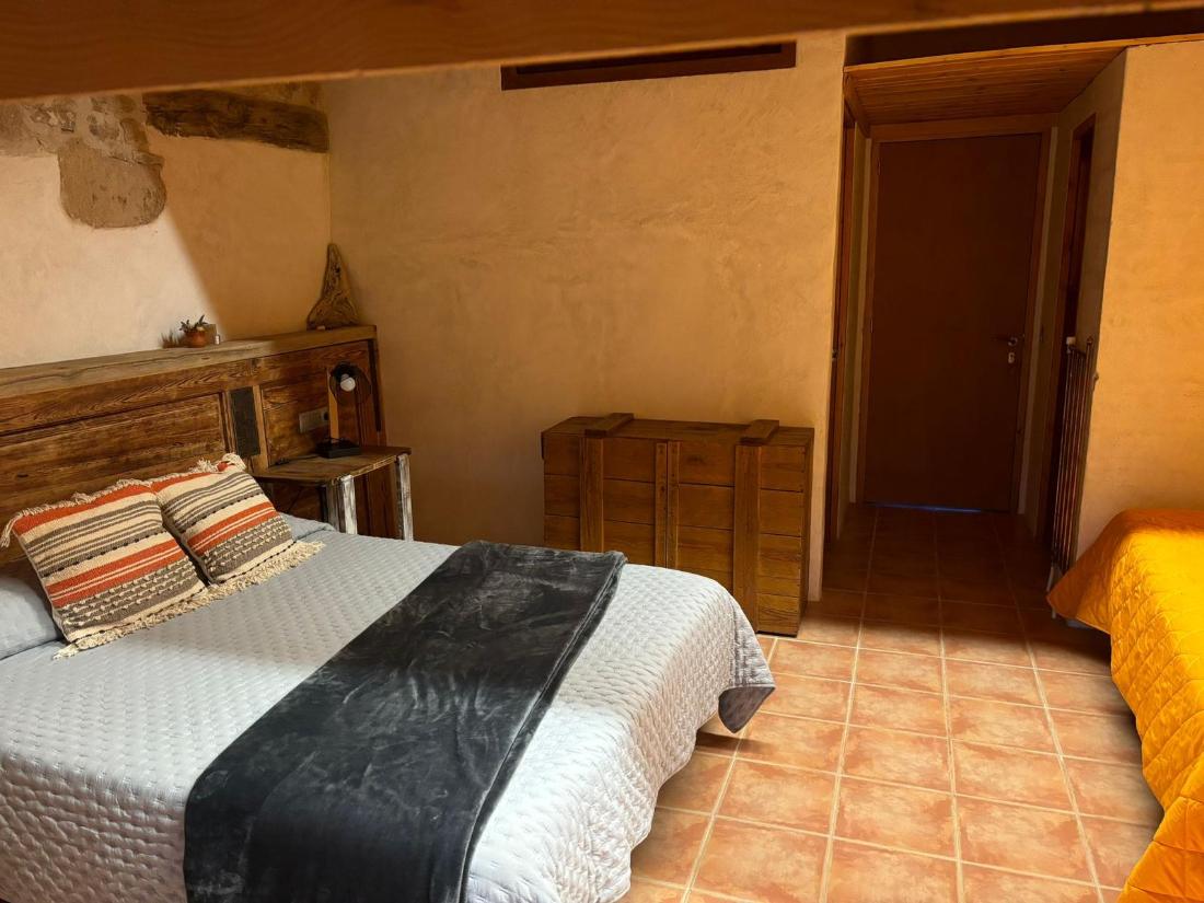 Habitació Ribera Salada de la casa rural Angrill (foto 3 de 5)